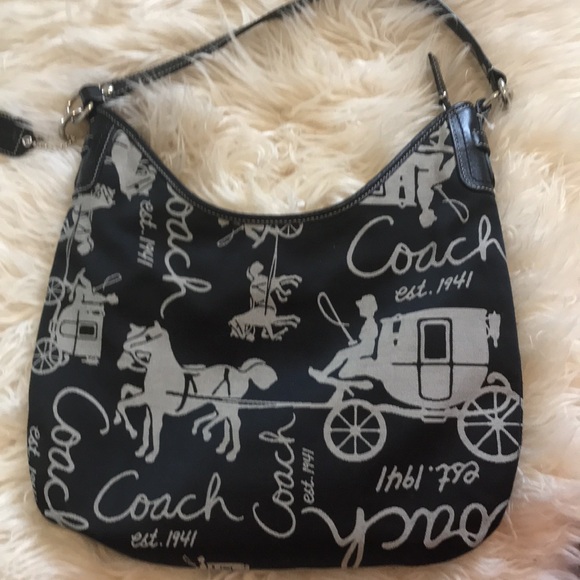 A very comfortable coach bag. - Picture 3 of 5